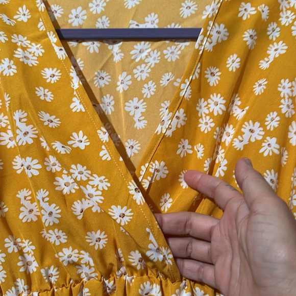 SHEIN Yellow floral top XL - Picture 2 of 4
